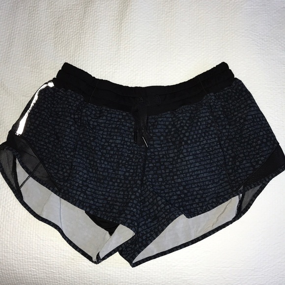 lululemon athletica Pants - lulu hotty hot shorts